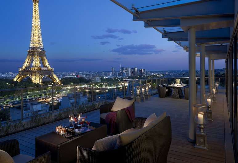Shangri La Hotel Paris 1